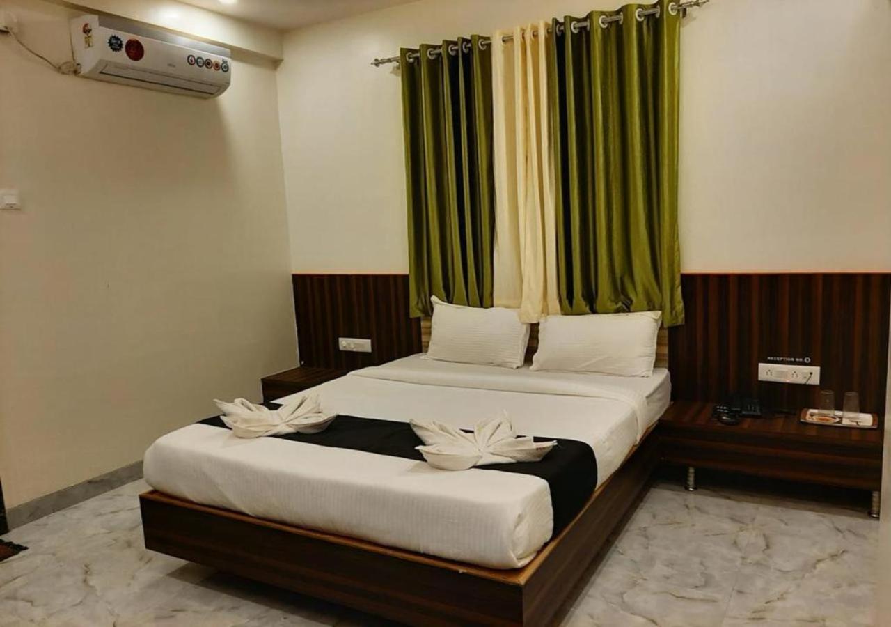 Hotel Sai Sk Palace Shirdi Eksteriør billede