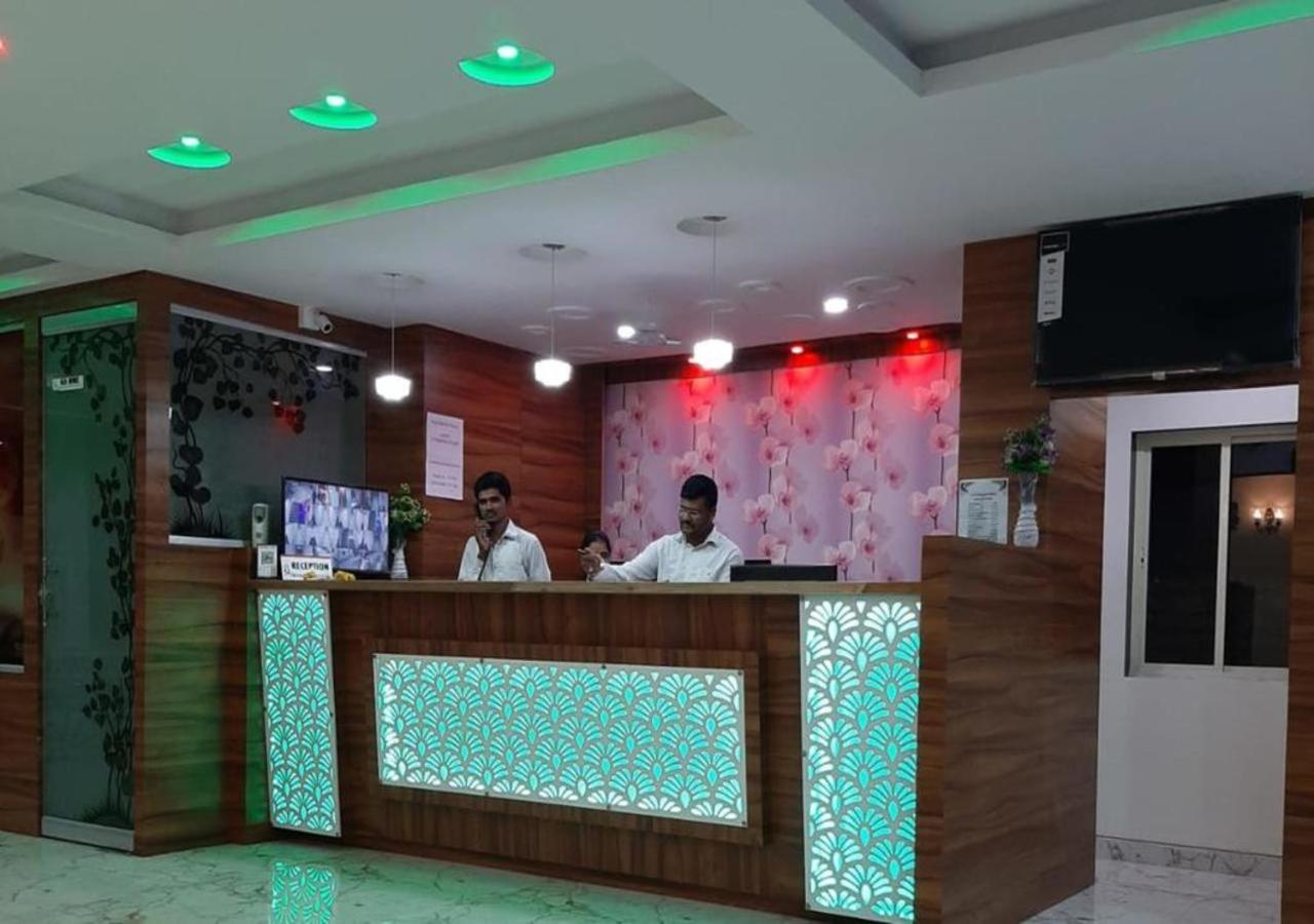 Hotel Sai Sk Palace Shirdi Eksteriør billede